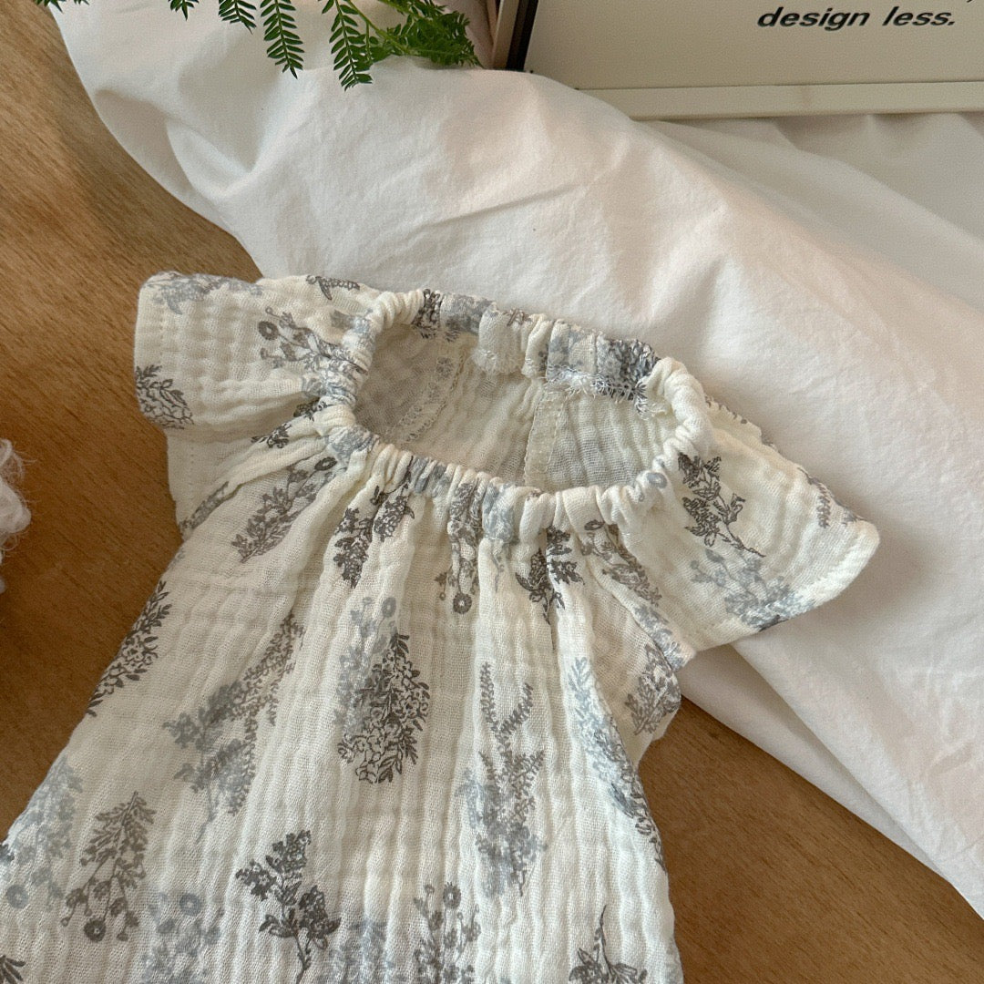 換季新品：日系全棉碎花寵物飛飛袖上衣